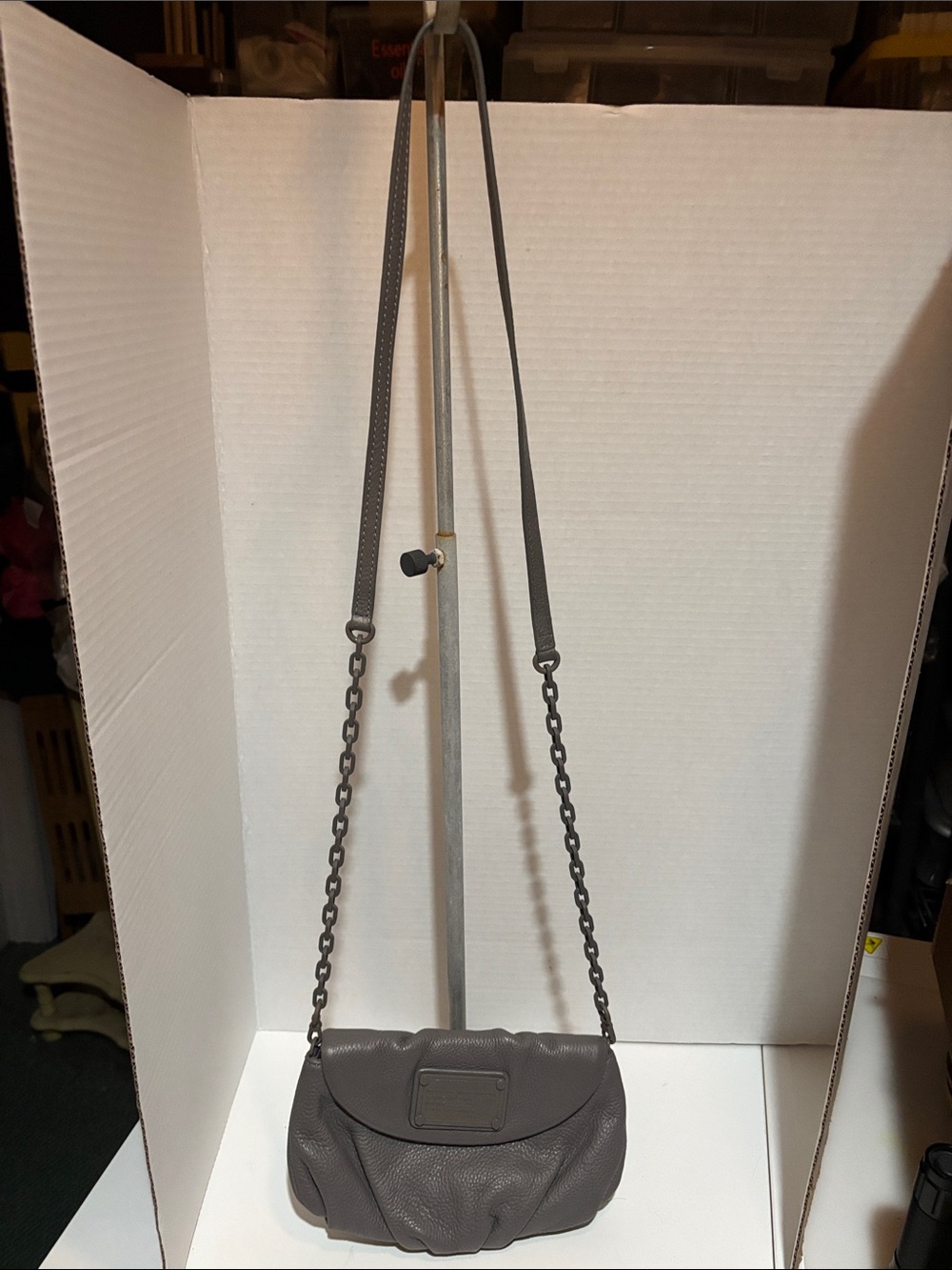 Marc Jacobs Women's Gray Leather Crossbody Bag with Chain-Accent Strap